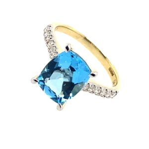 Yellow Gold Blue Topaz & Diamond Ring