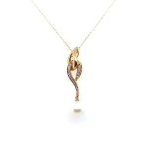 Pre-Owned Yellow Gold Pearl & Diamond Pendant