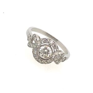 Pre-Owned Platinum Diamond Cluster Ring