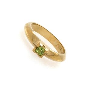 Pre-Owned Yellow Gold Peridot Ring