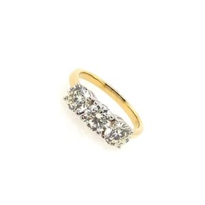 Pre-Owned Yellow Gold Round Brilliant Cut Trilogy Ring
